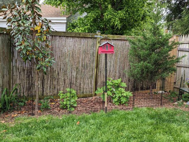 Black Metal Zippity Garden Fence (39in Tall)