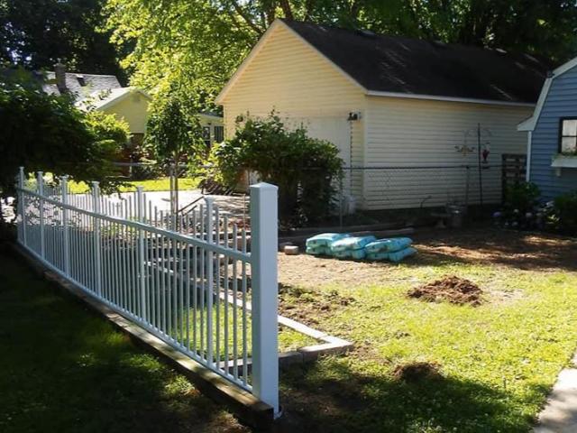 Manchester Vinyl Picket Garden Fence Kit