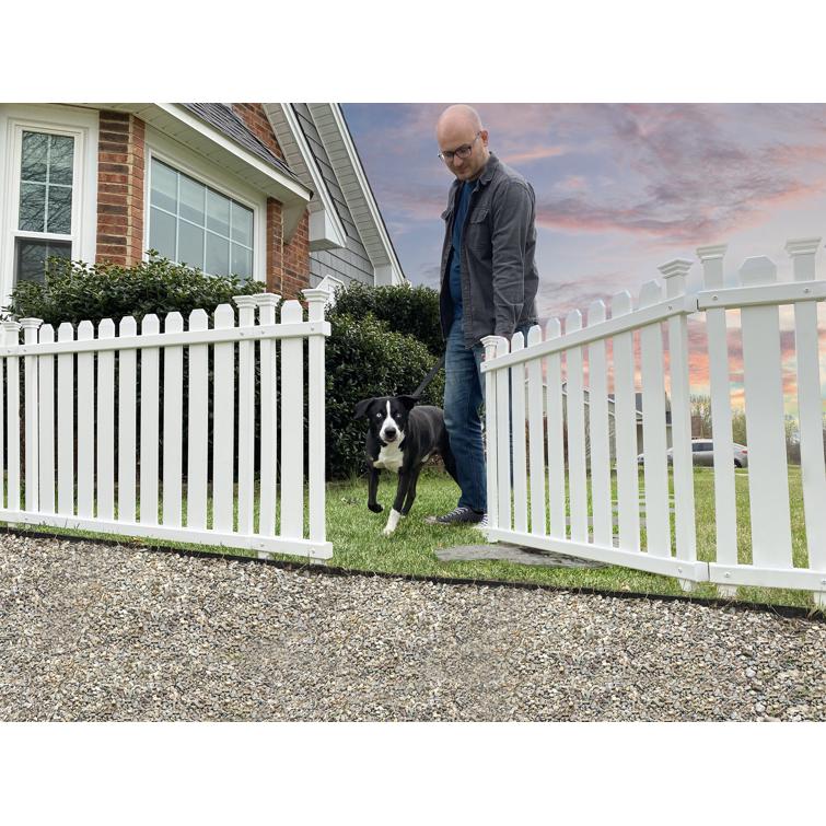 Bella gate.jpg