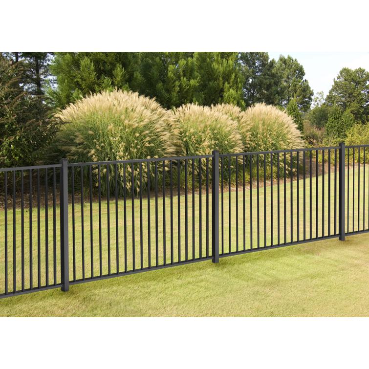 Aluminum Yard Fence LIfestyle Image