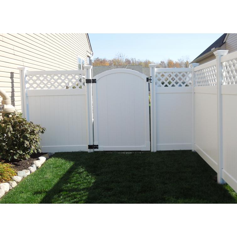 vinyl privacy gate and fence holiday wreath