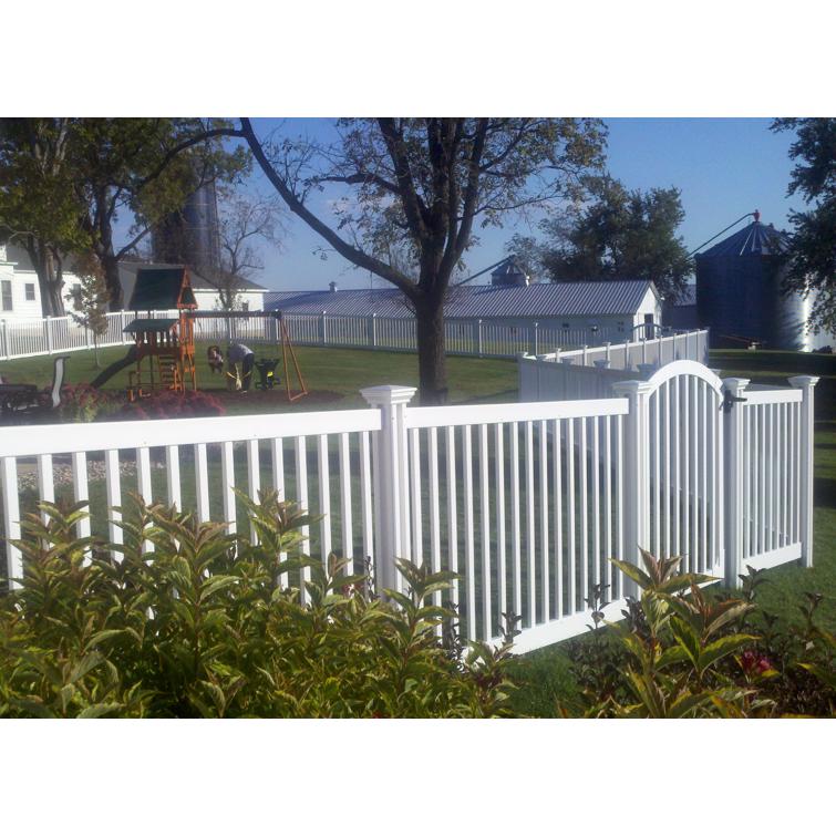 Vinyl pool fence with gate
